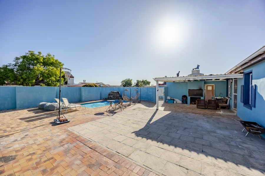 4 Bedroom Property for Sale in Bothasig Western Cape